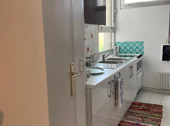 Проживание в семье Jolie Privee A Dans De 75m2 Париж