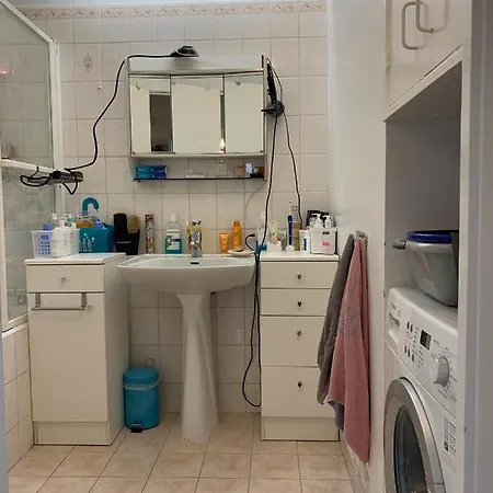 Jolie Privée à Dans De 75m2 Séjour chez l'habitant *